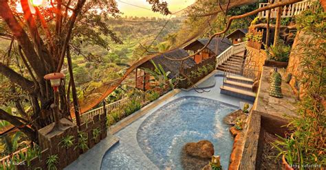Luljetta's Hanging Gardens Spa .